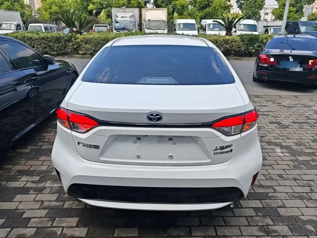 Levin Dual Engine 1.8 H E-CVT Luxury