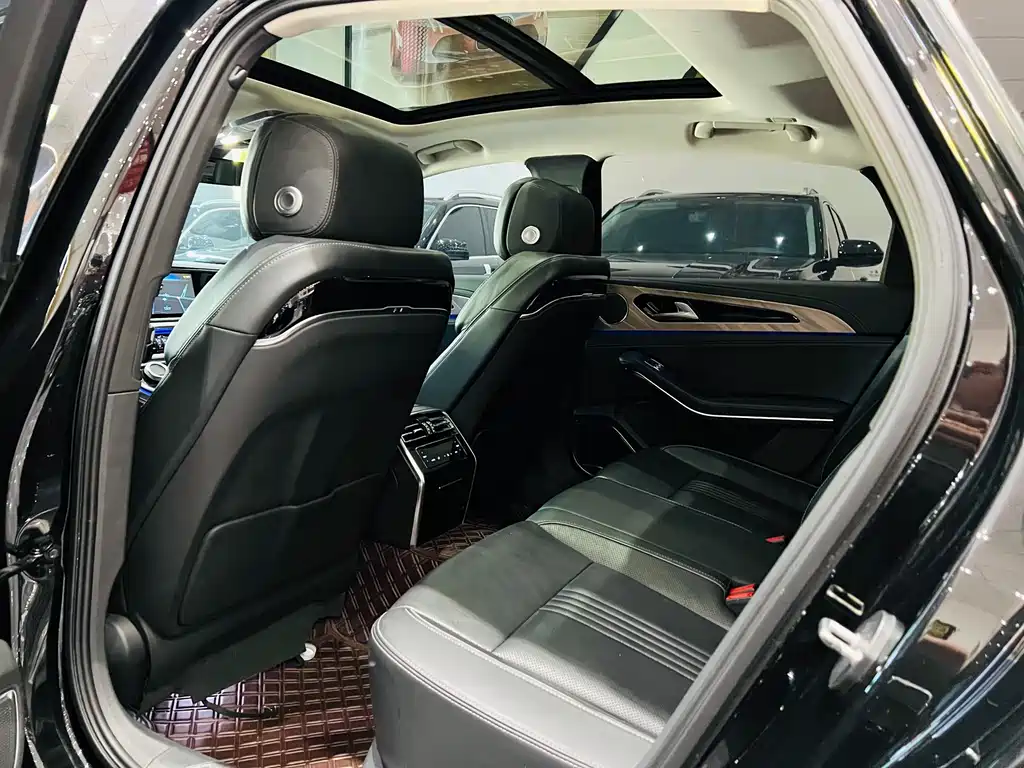 Hongqi H9 2.0 T Connected Flagship Enjoyment
