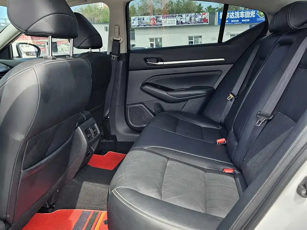 Teana 2.0 L XL-TLS Joy