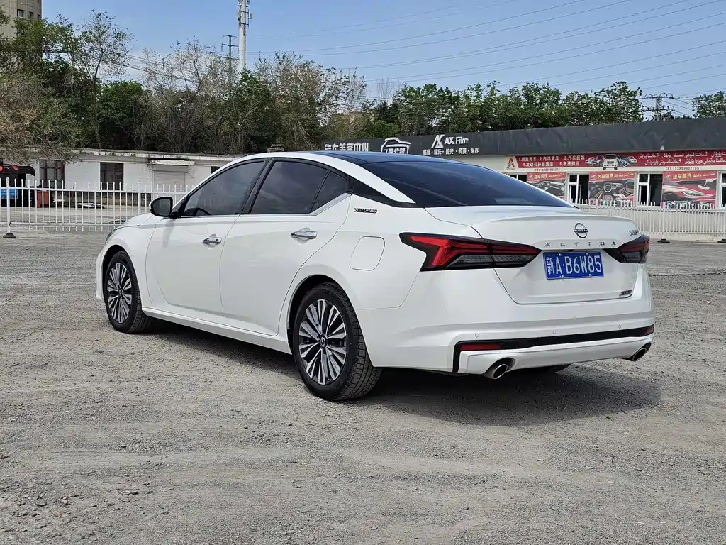 Teana 2.0 L XL-TLS Joy
