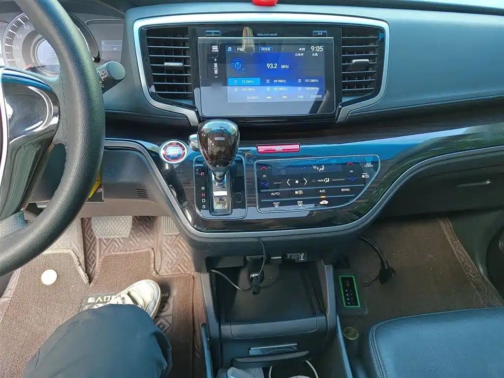 Odyssey 2.4 L Luxury