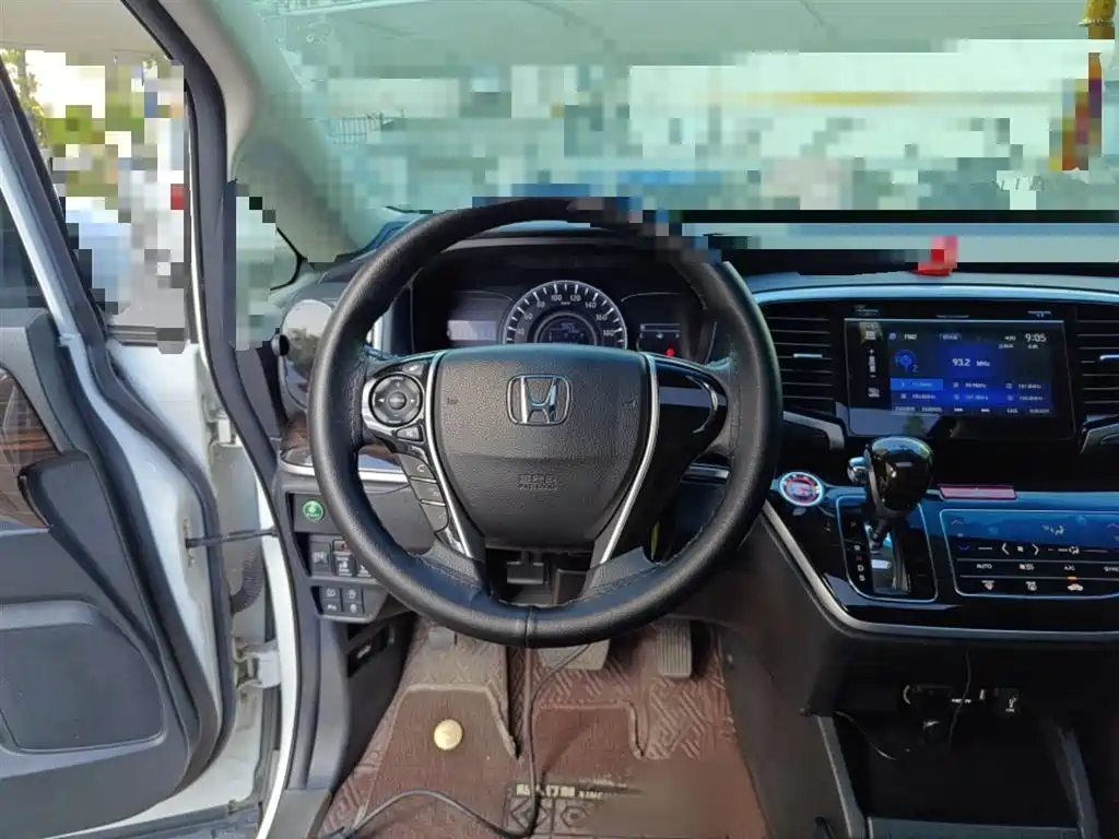 Odyssey 2.4 L Luxury