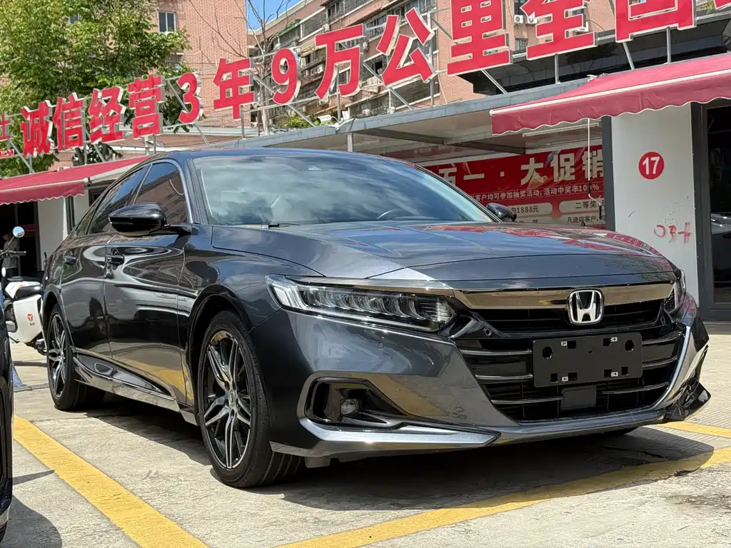 Accord 260 TURBO Phantom Night · Distinguished