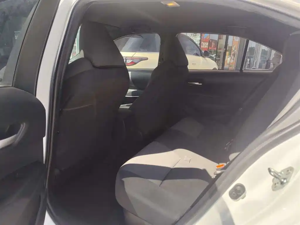 Levin Dual Engine 1.8 H E-CVT Leading