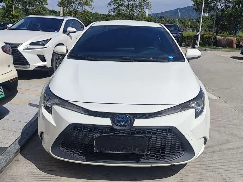 Levin Dual Engine 1.8 H E-CVT Leading