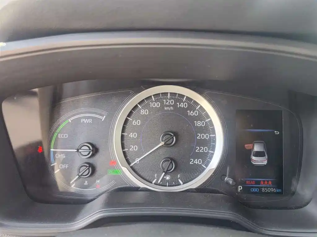 Levin Dual Engine 1.8 H E-CVT Leading
