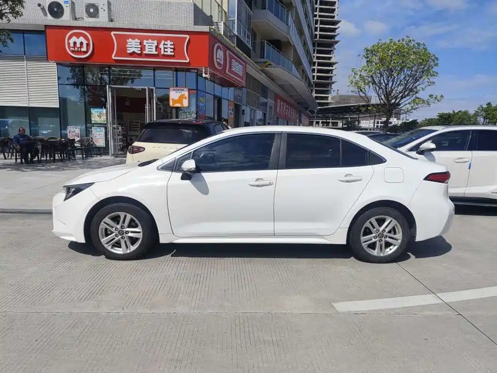 Levin Dual Engine 1.8 H E-CVT Leading