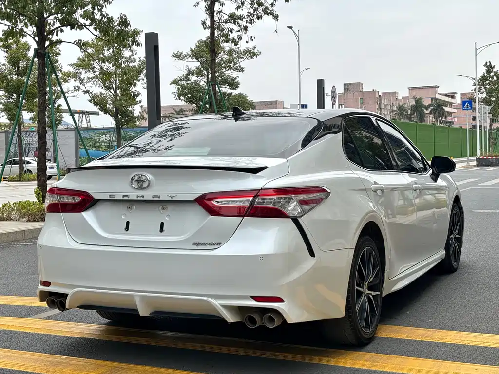 Camry 2.0 S Sharp Style