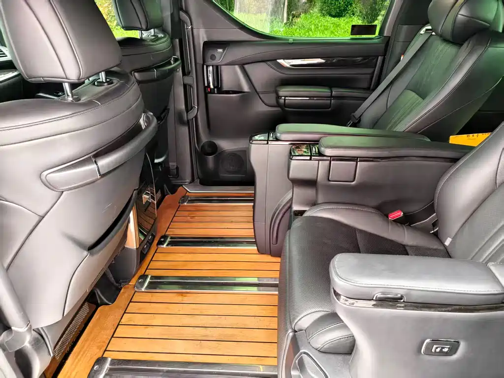 Vellfire Dual Engine 2.5 L HV Distinguished