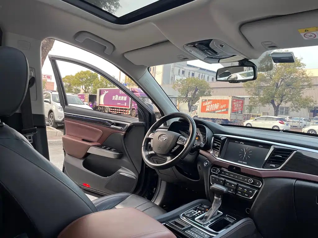 GAC Trumpchi GS8 320 T 2 WD Luxury Connected (7-seat)