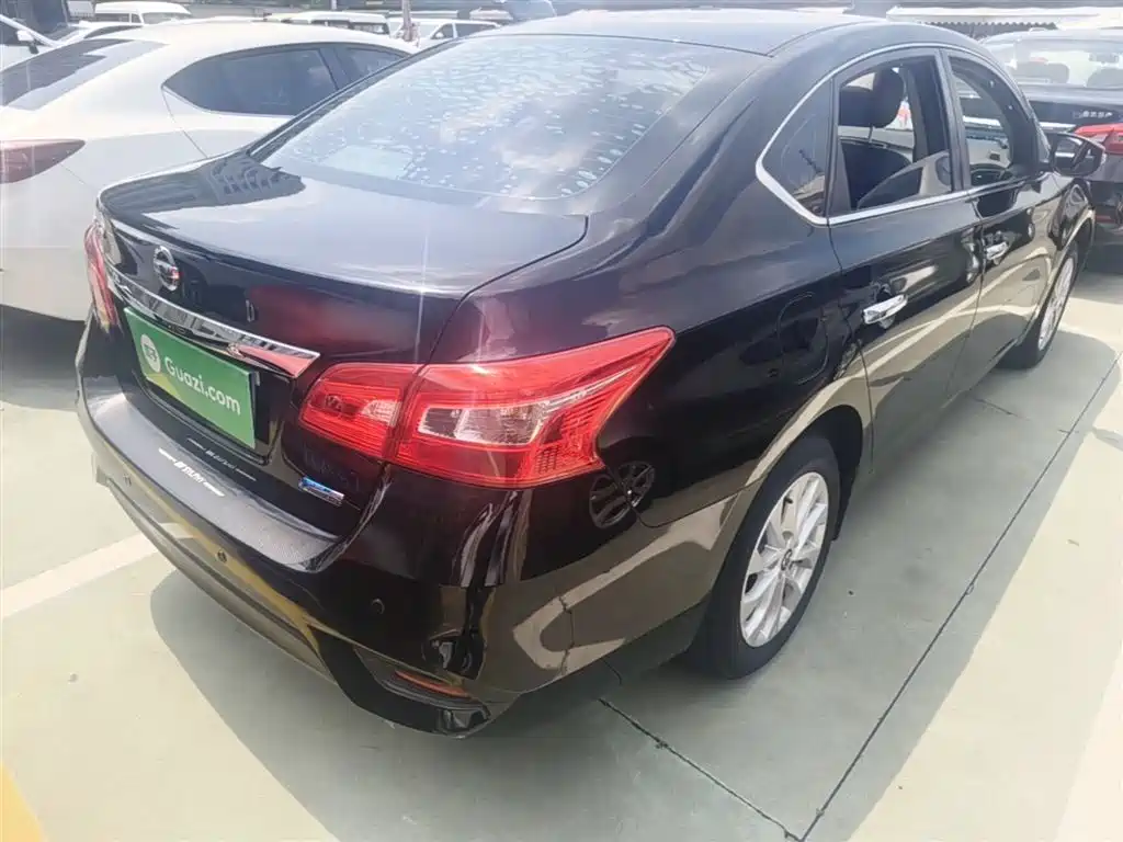 Sylphy 1.6 XV CVT Connected Premium CN-VI