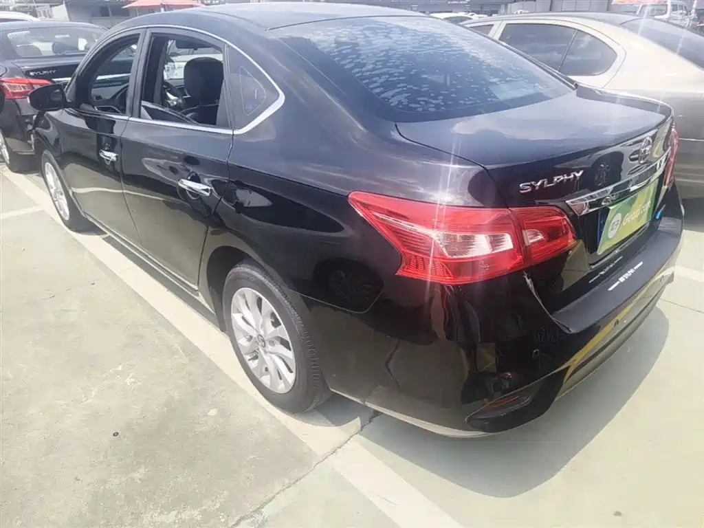 Sylphy 1.6 XV CVT Connected Premium CN-VI