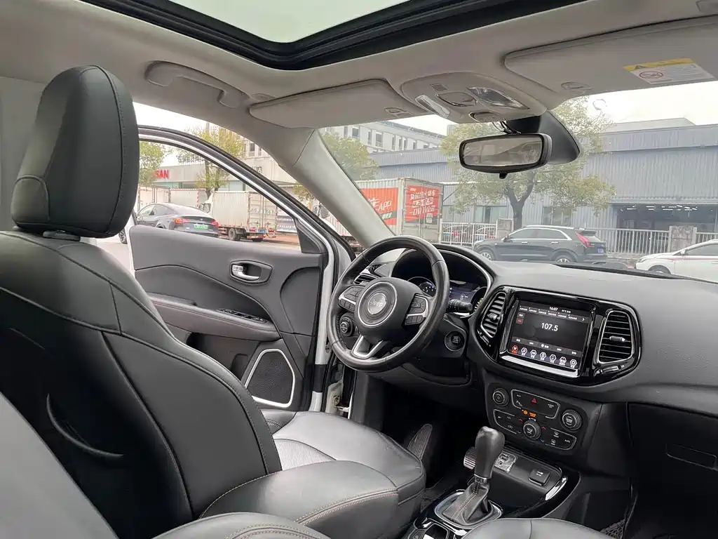 Compass 220 T Auto Home Enjoyment