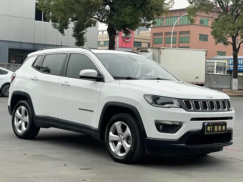 Compass 220 T Auto Home Enjoyment