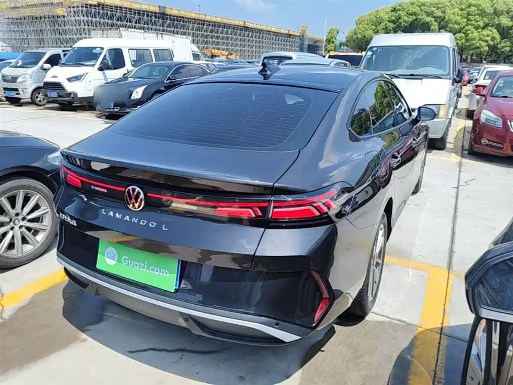 Lamando Lamando L 300 TSI