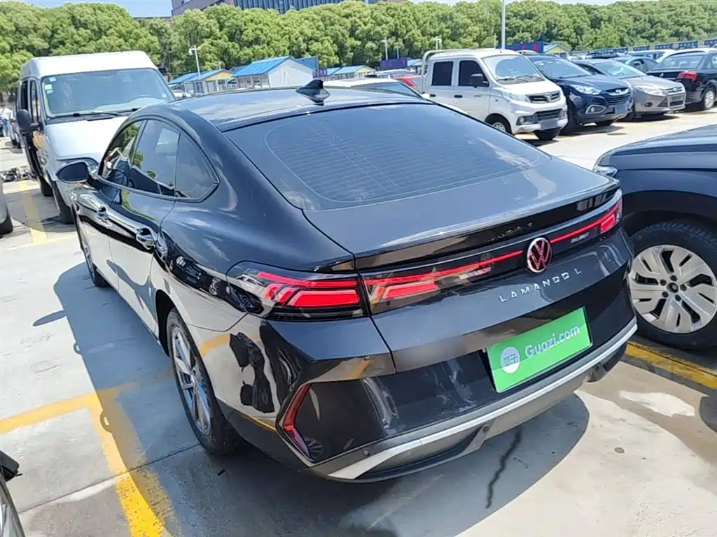 Lamando Lamando L 300 TSI