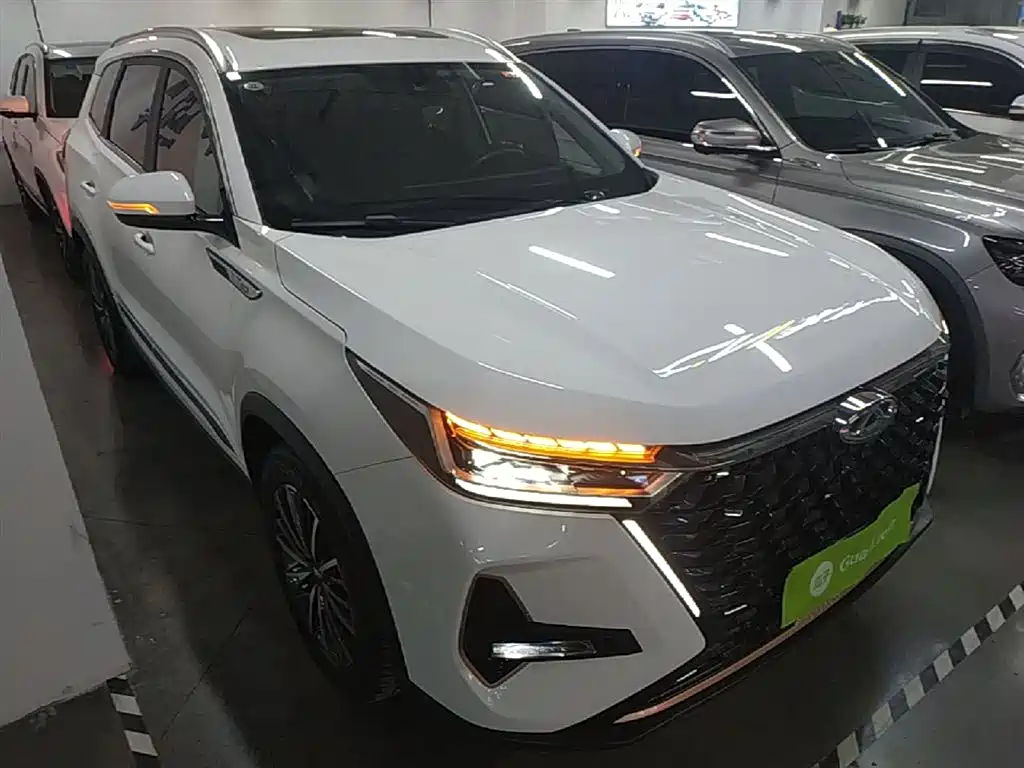 Tiggo 8 PRO 290 T 2 WD Ocean 5-seat