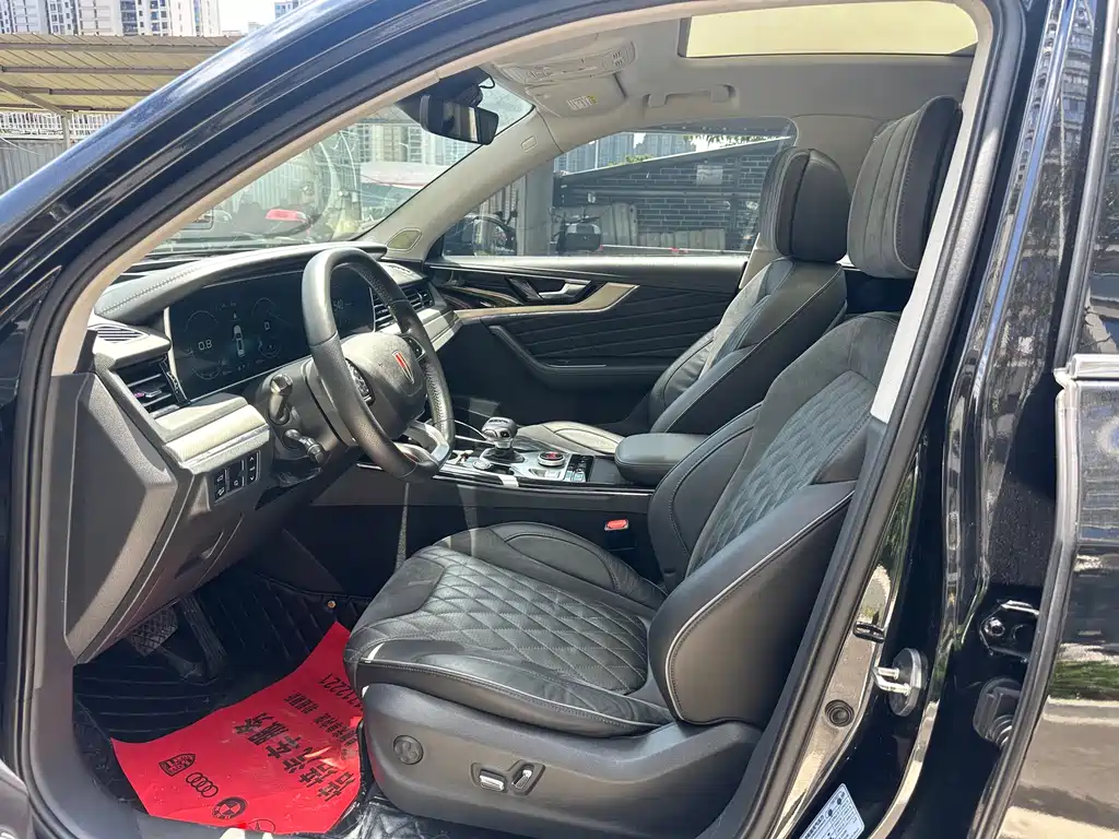 Hongqi HS5 2.0 T Connected Flagship Joy