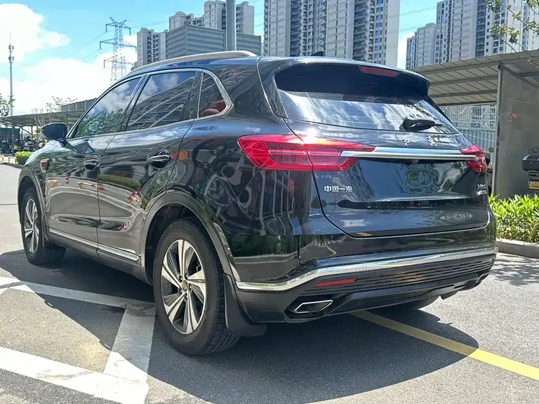 Hongqi HS5 2.0 T Connected Flagship Joy