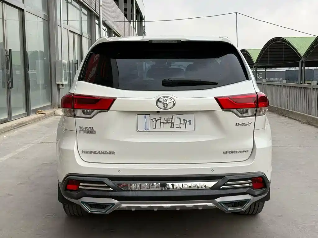 Highlander 2.0 T 4 WD Luxury 7-seat CN-VI