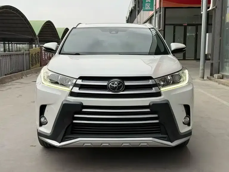 Toyota Highlander 2.0 T 4 WD Luxury 7-seat CN-VI