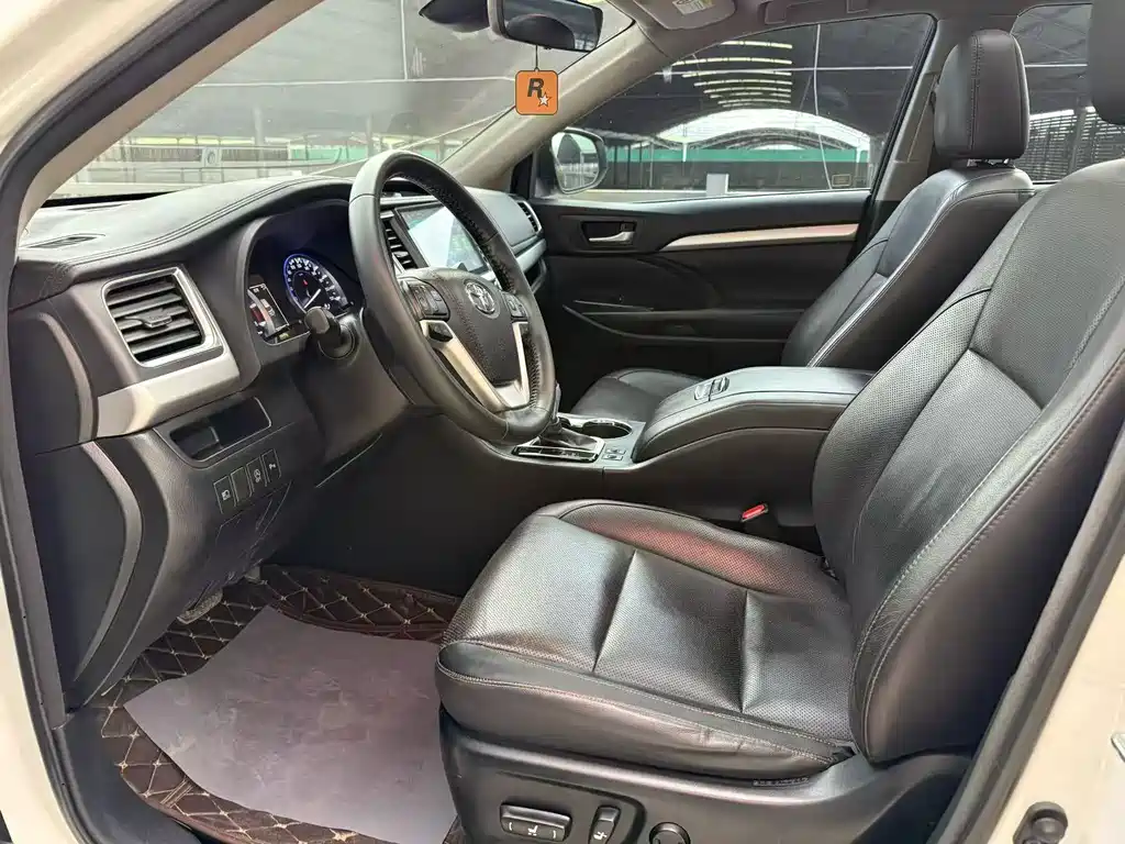 Highlander 2.0 T 4 WD Luxury 7-seat CN-VI