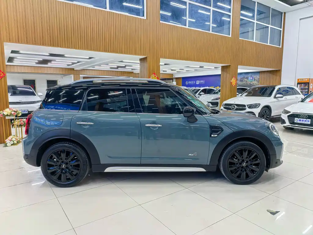 MINI COUNTRYMAN 1.5 T COOPER ALL4 Connoisseur