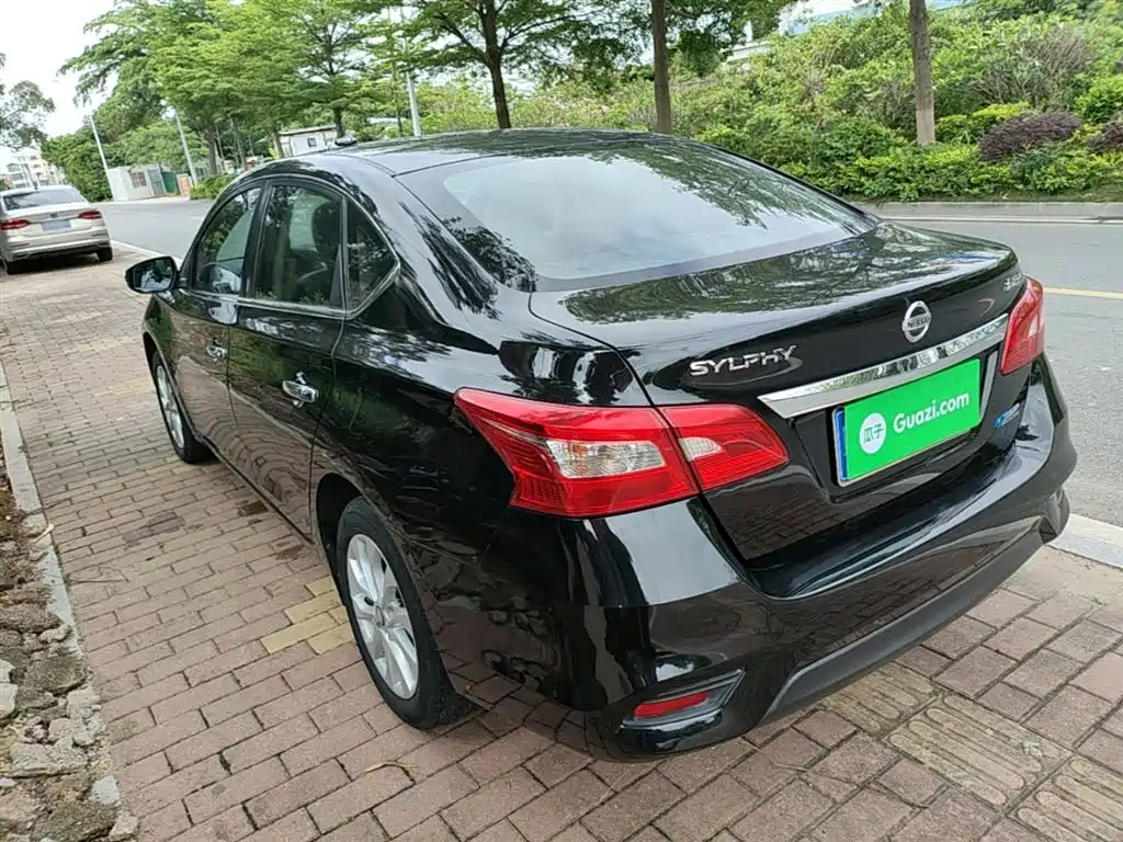 Sylphy 1.6 XV CVT Connected Premium CN-VI