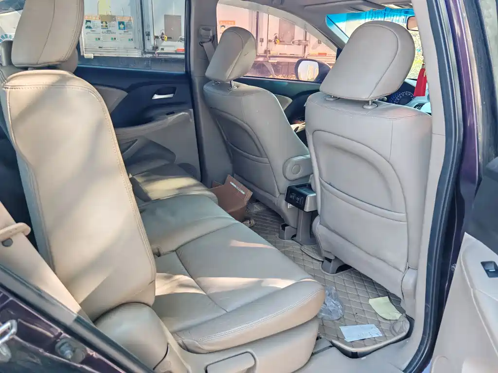 Odyssey 2.4 L Luxury