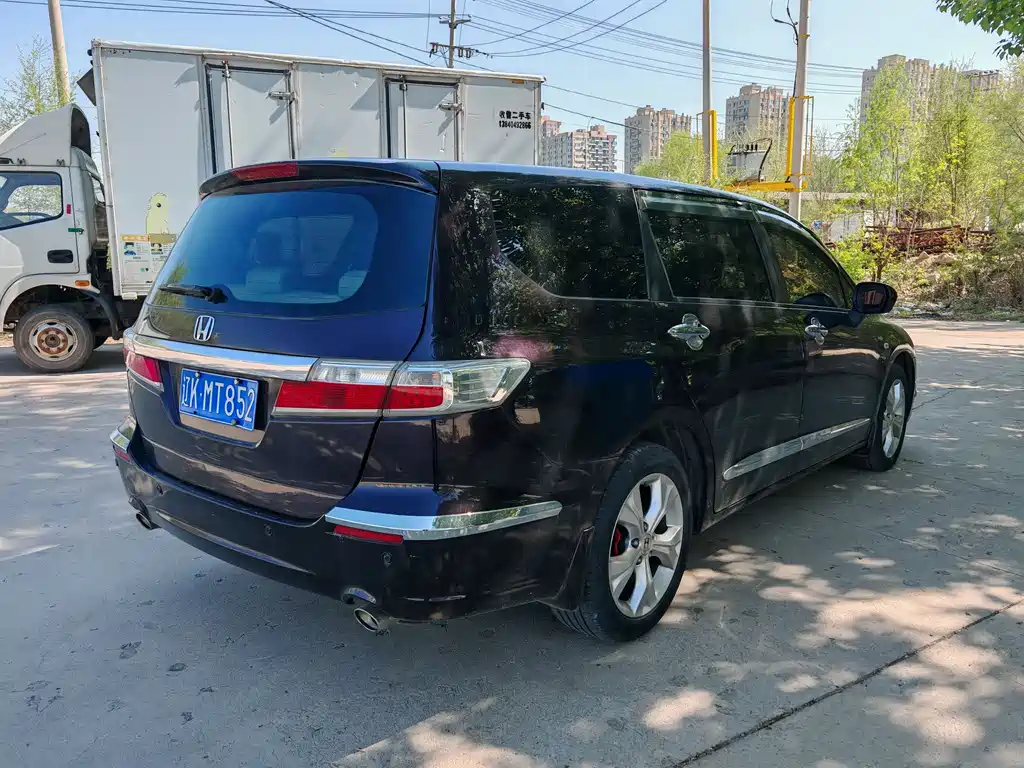 Odyssey 2.4 L Luxury