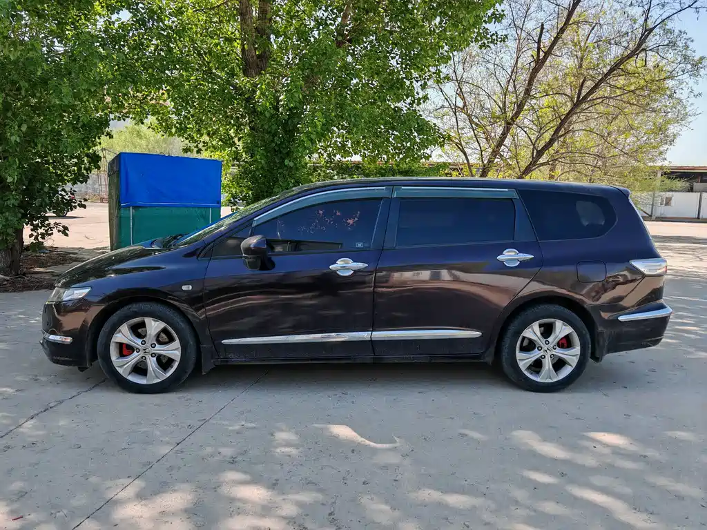 Odyssey 2.4 L Luxury