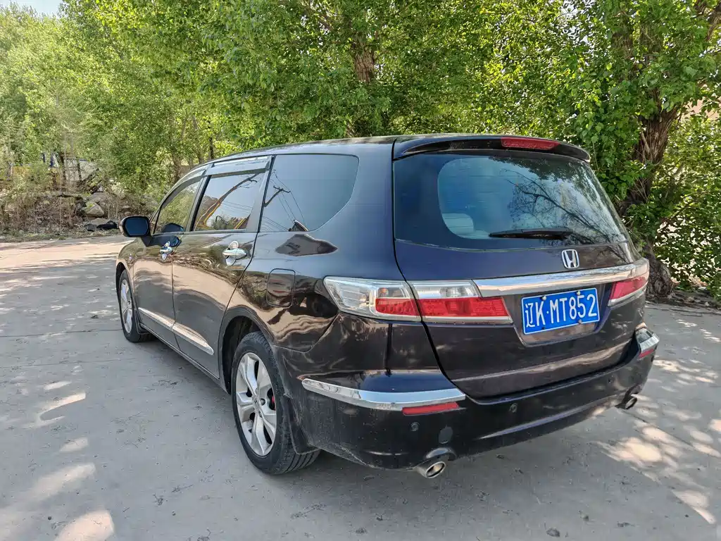 Odyssey 2.4 L Luxury