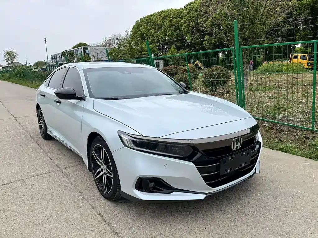 Accord 260 TURBO Phantom Night · Distinguished