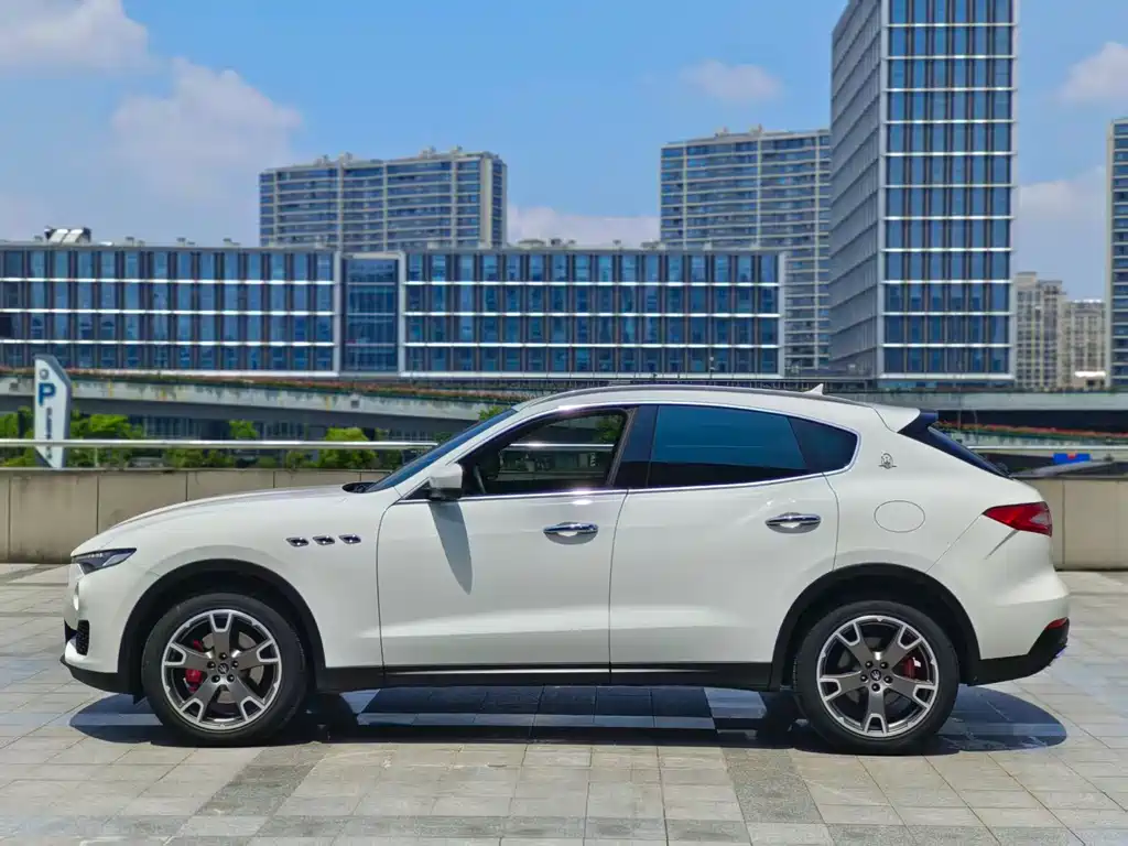 Levante 3.0 T Standard