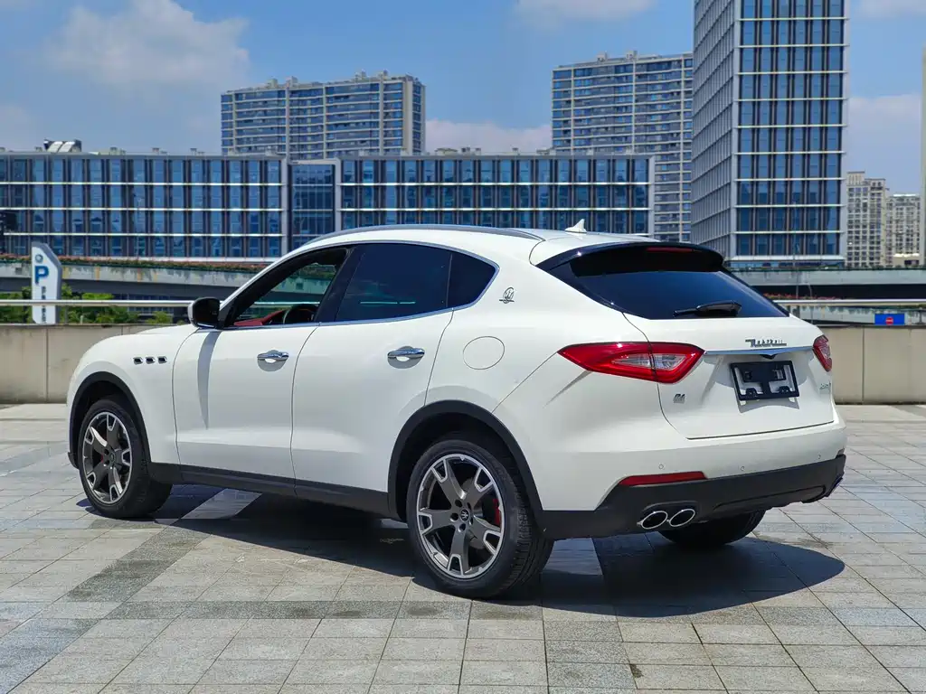 Levante 3.0 T Standard