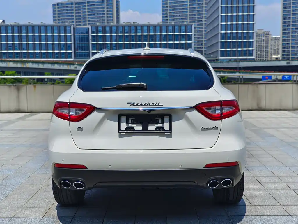 Levante 3.0 T Standard