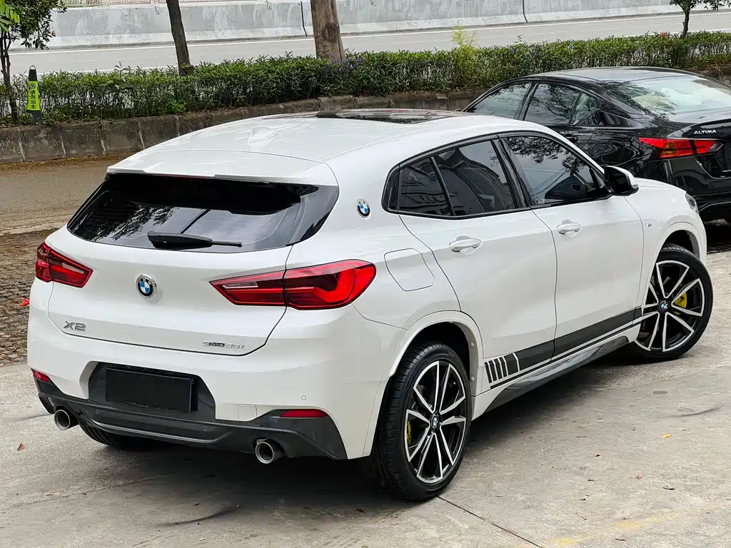 BMW X2 sDrive25 i Premium M Sport Package
