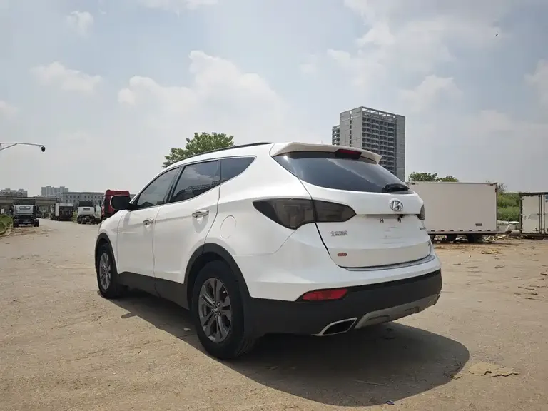 Hyundai Santa Fe 胜达 2013款 2.4 L 自动四驱智能型