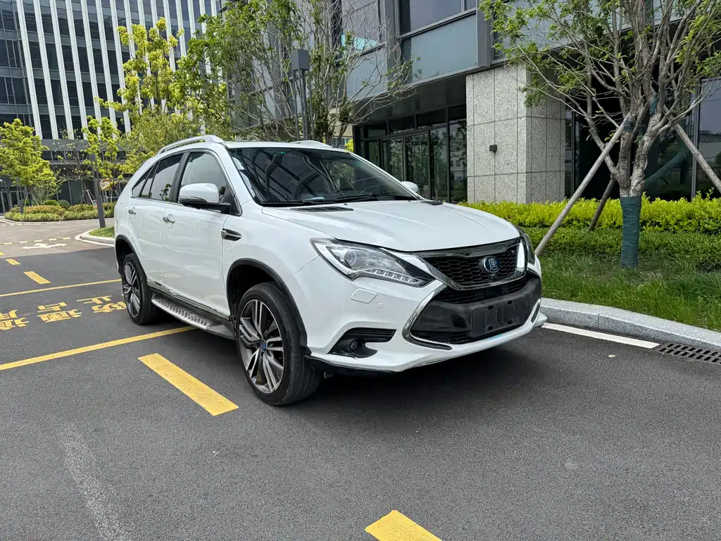 Tang NEV 2.0 T Full-time 4 WD Elegant Luxury