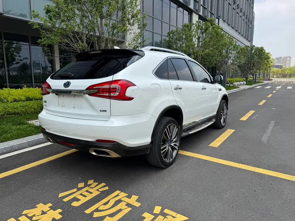 Tang NEV 2.0 T Full-time 4 WD Elegant Luxury