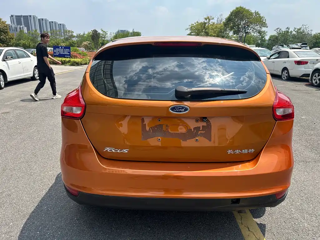 Focus Hatchback 1.6 L Auto Comfort