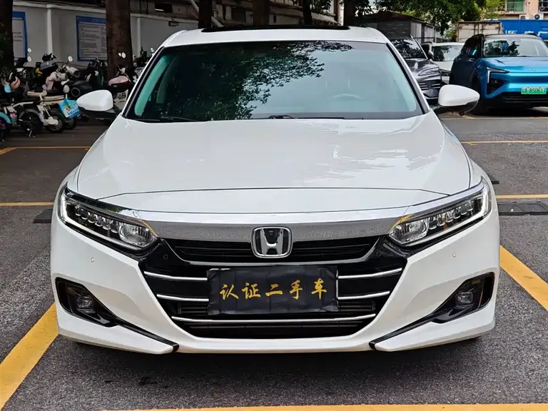 Honda Accord 260 TURBO Luxury