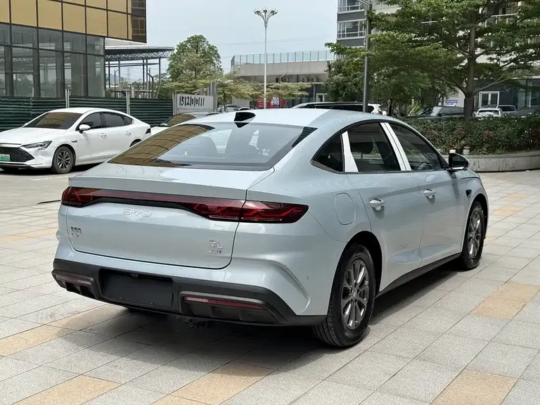 BYD Qin L DM-i Smart Drive 80 KM Leading