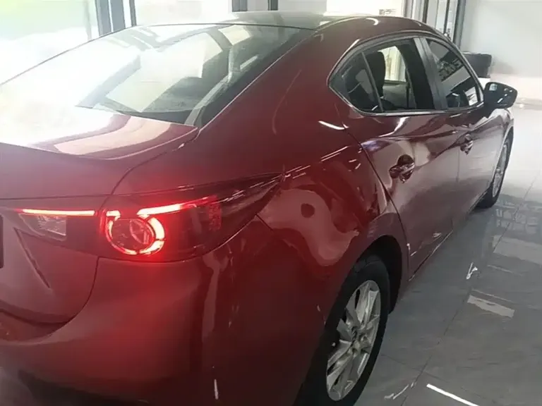 Mazda 3 Axela Sedan 1.5 L Auto Luxury CN-V