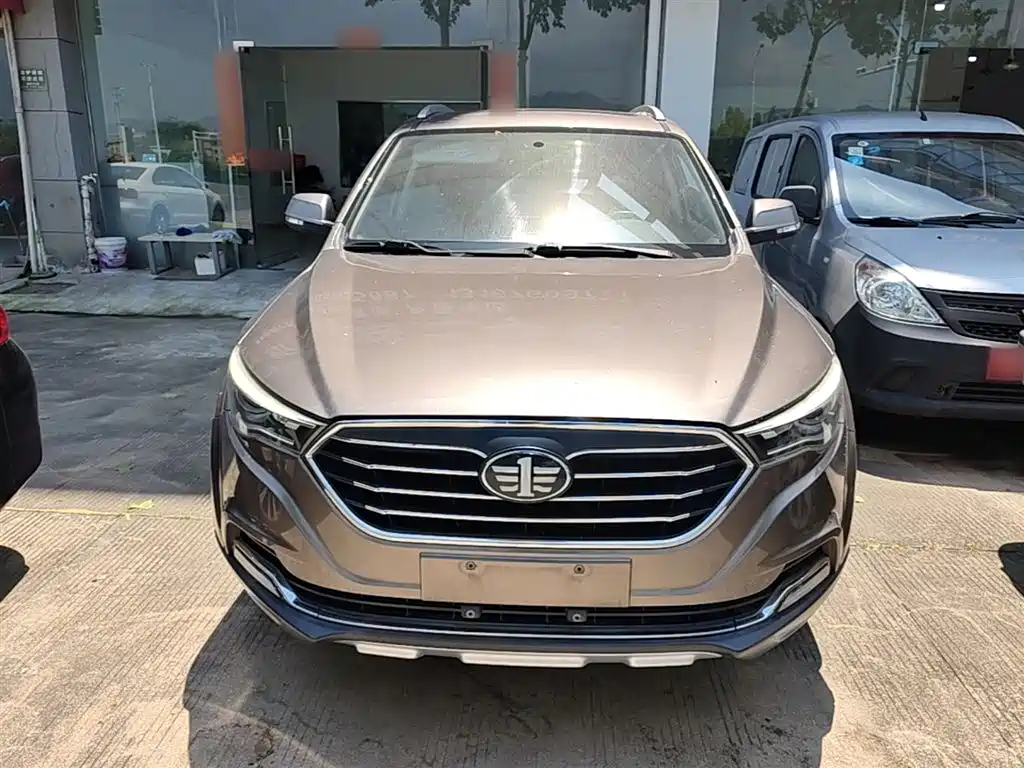 Besturn X40 1.6 L Auto Luxury
