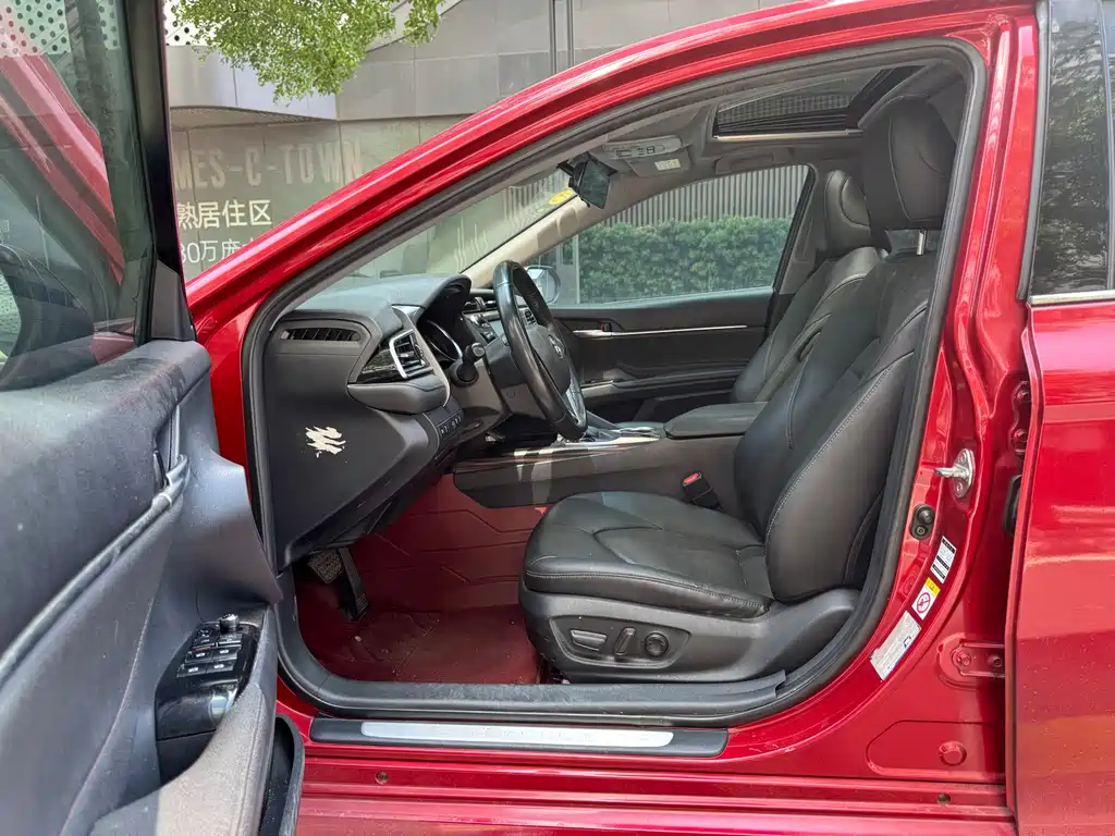 Camry 2.0 G Luxury
