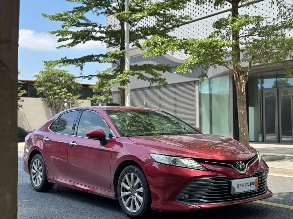 Camry 2.0 G Luxury