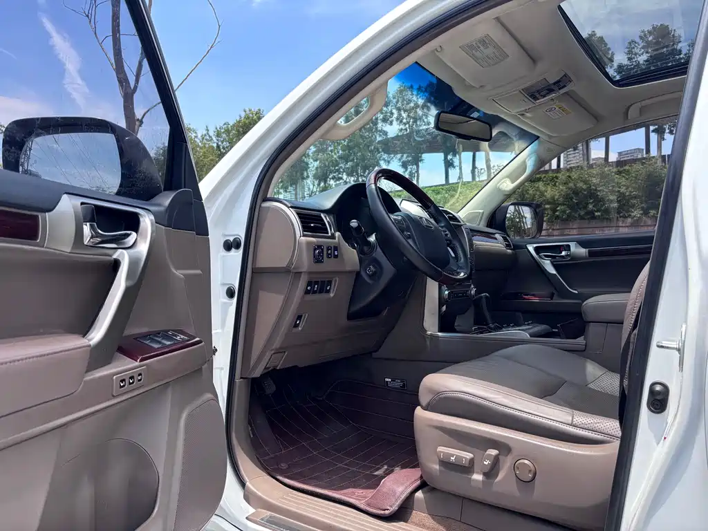 Lexus GX 400 Distinguished