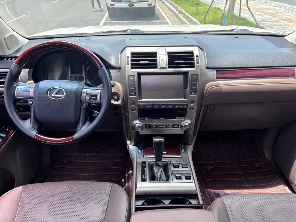 Lexus GX 400 Distinguished