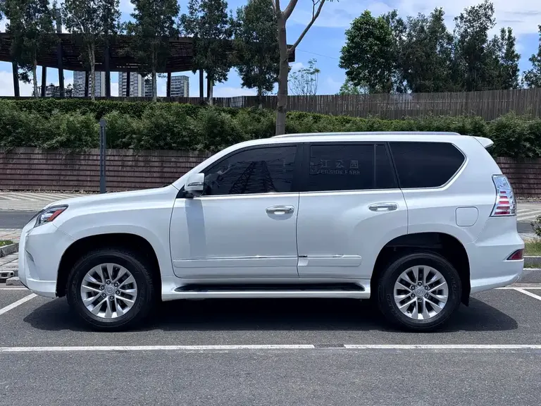 Lexus GX 400 Distinguished